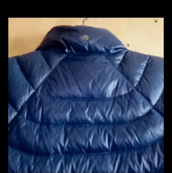Ideology puffer jacket vest with pockets - Picture 2 of 5